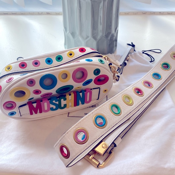 Authentic Moschino belt bag - Picture 5 of 7
